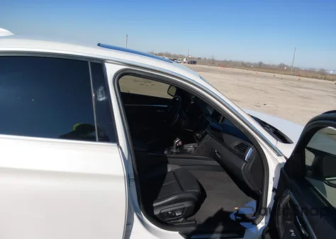 2017 BMW 330I z USA, uszkodzony, nr VIN WBA8B9G51HNU51274